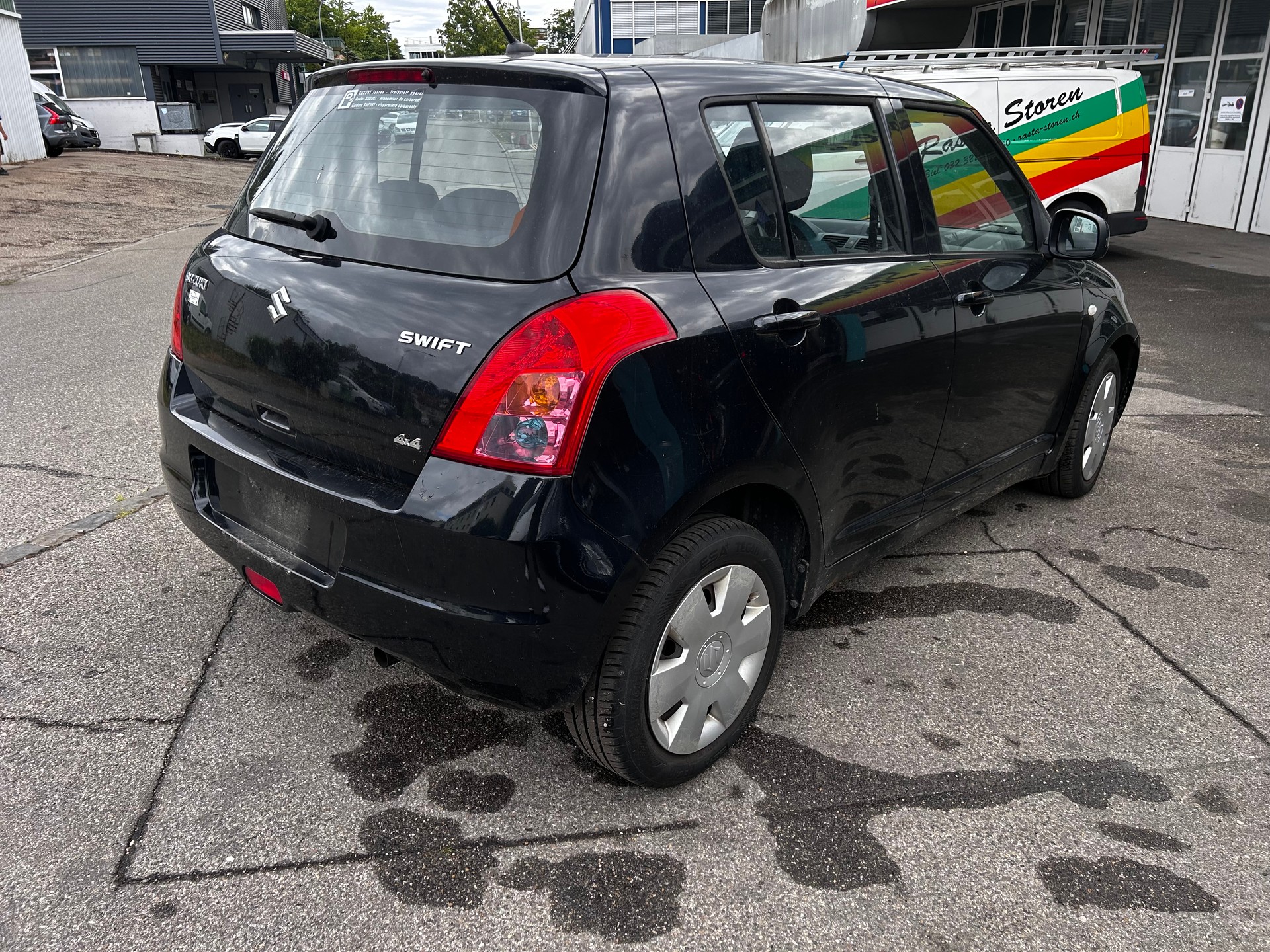 SUZUKI Swift 1.3i 16V GL Top Piz Sulai LE 4x4-image-4
