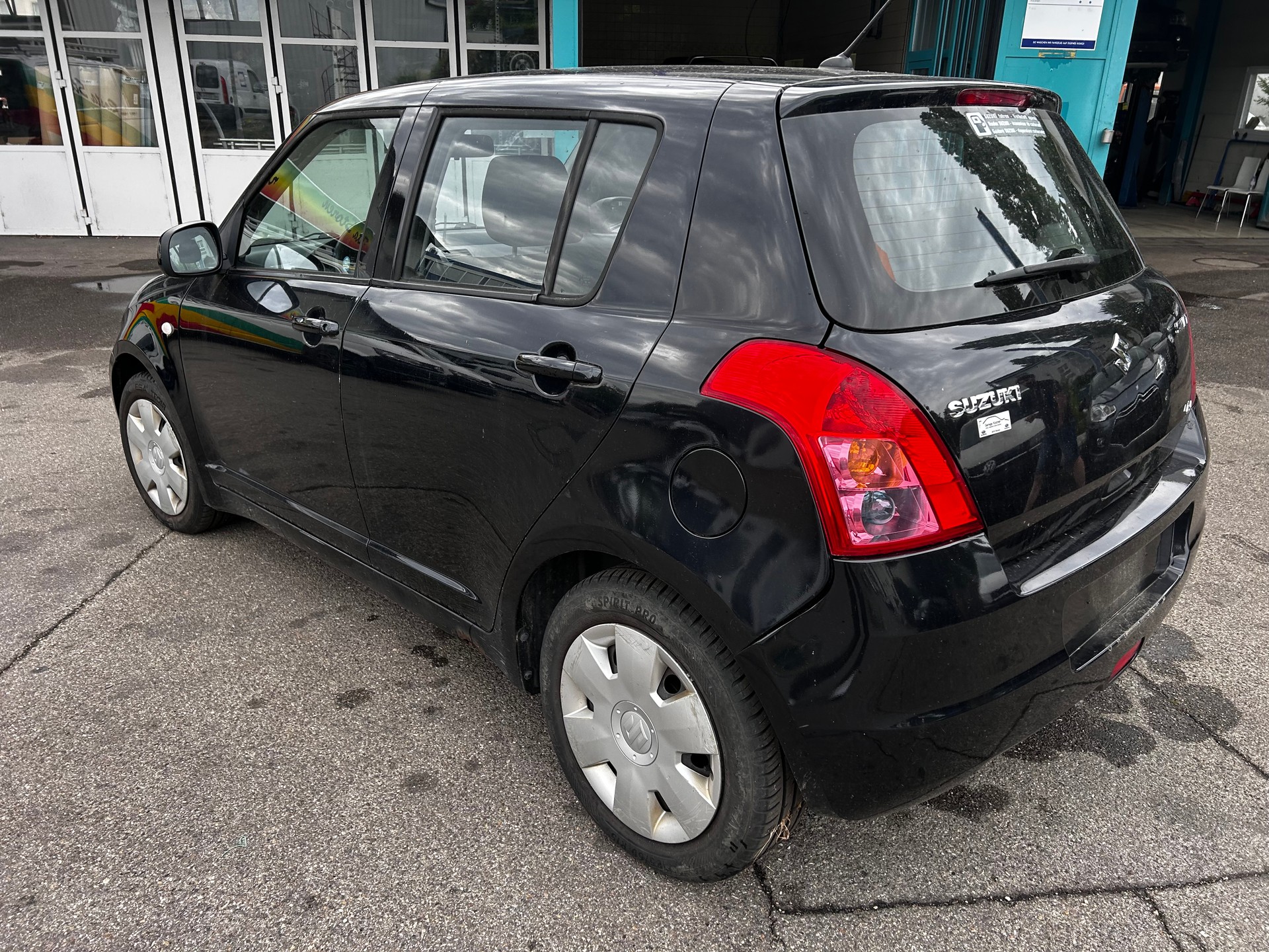 SUZUKI Swift 1.3i 16V GL Top Piz Sulai LE 4x4-image-5