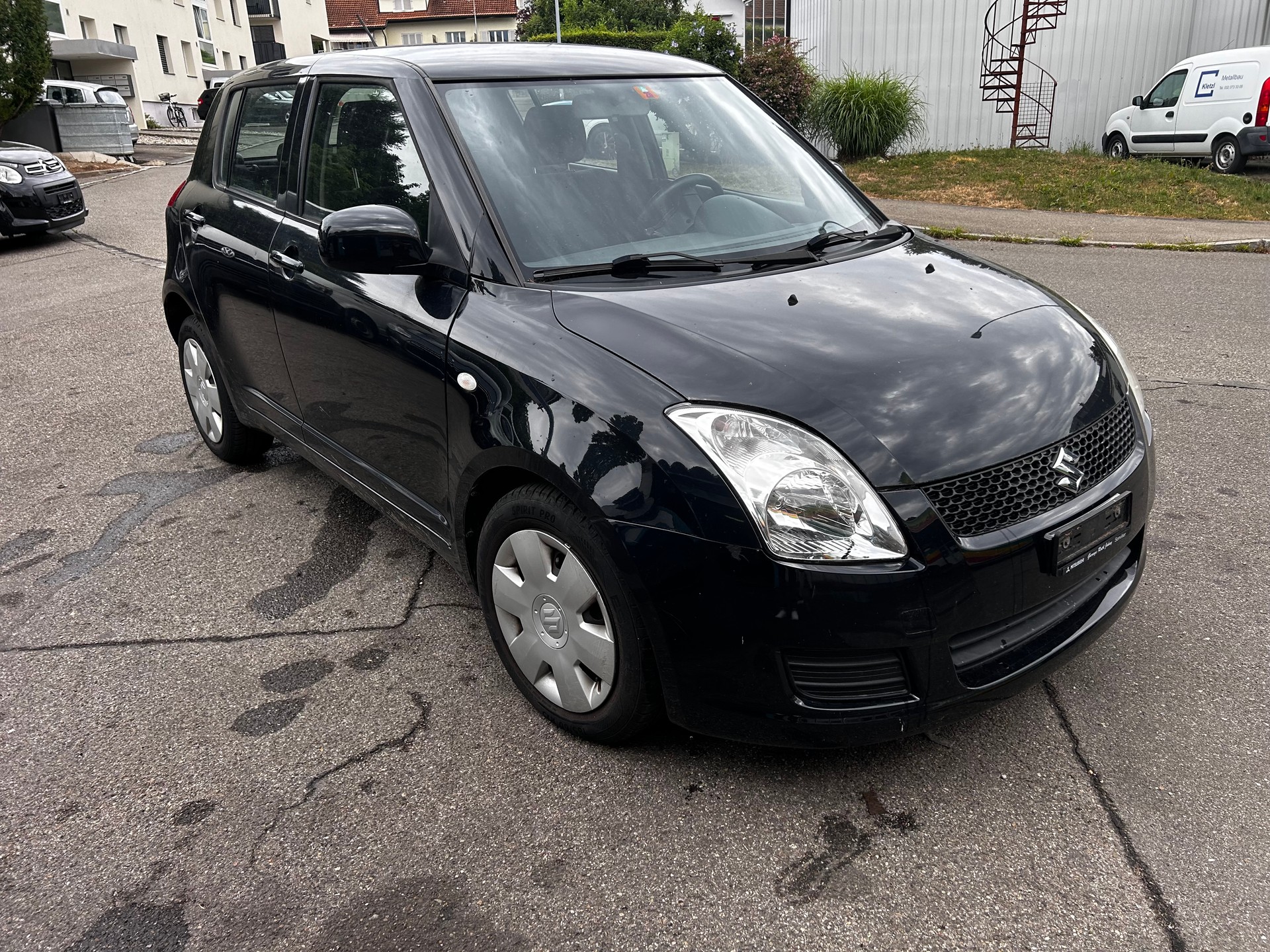 SUZUKI Swift 1.3i 16V GL Top Piz Sulai LE 4x4-image-2