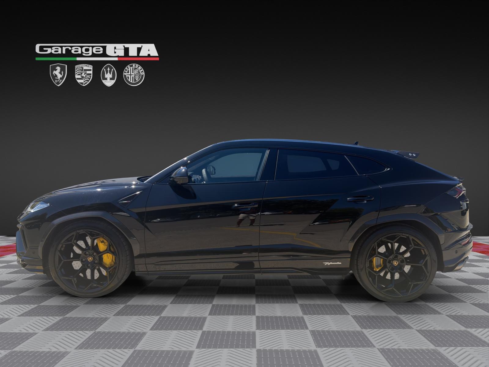 LAMBORGHINI Urus Perfomante-showroom-element-1