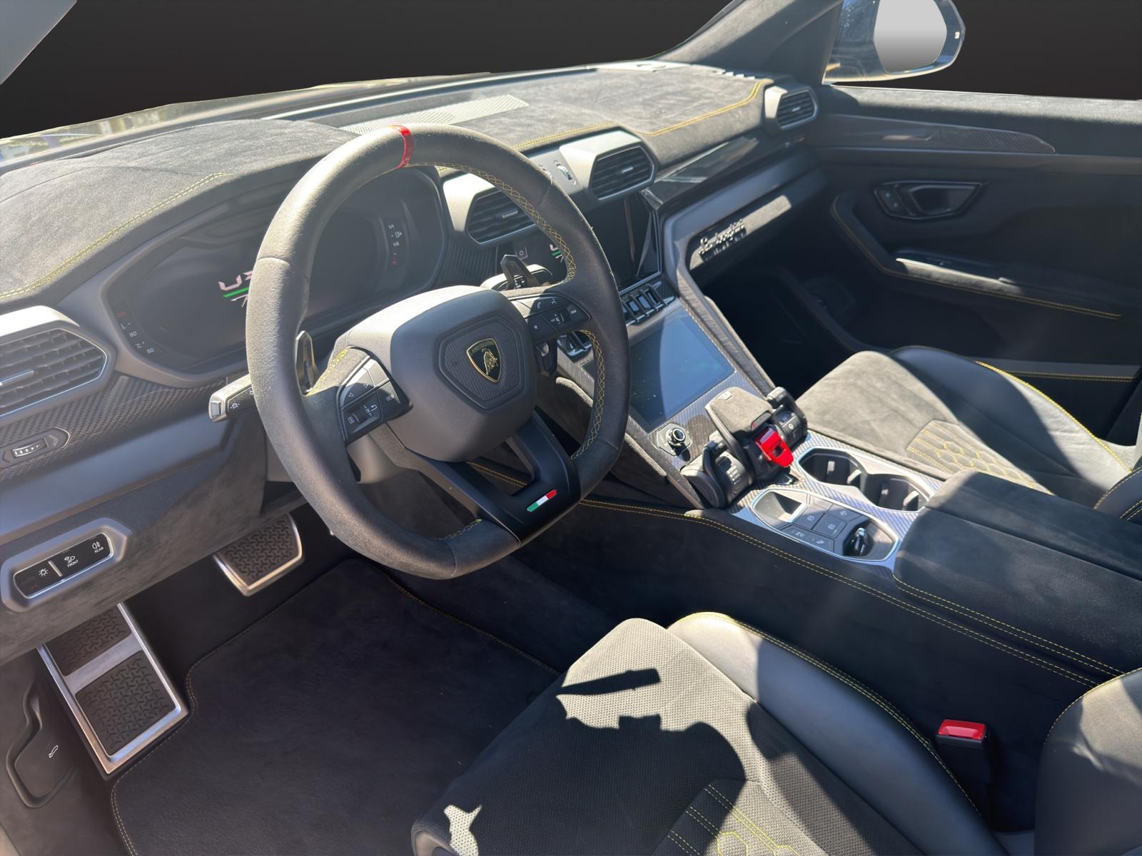 LAMBORGHINI Urus Perfomante-image-18