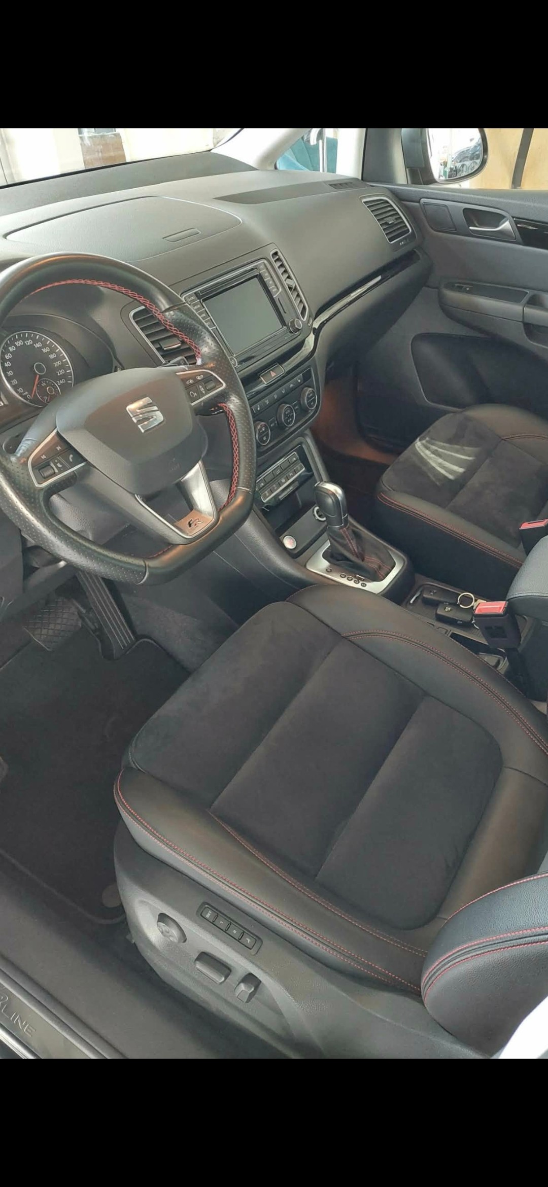 SEAT 2.0 TSI 220 FR Line DSG-image-1