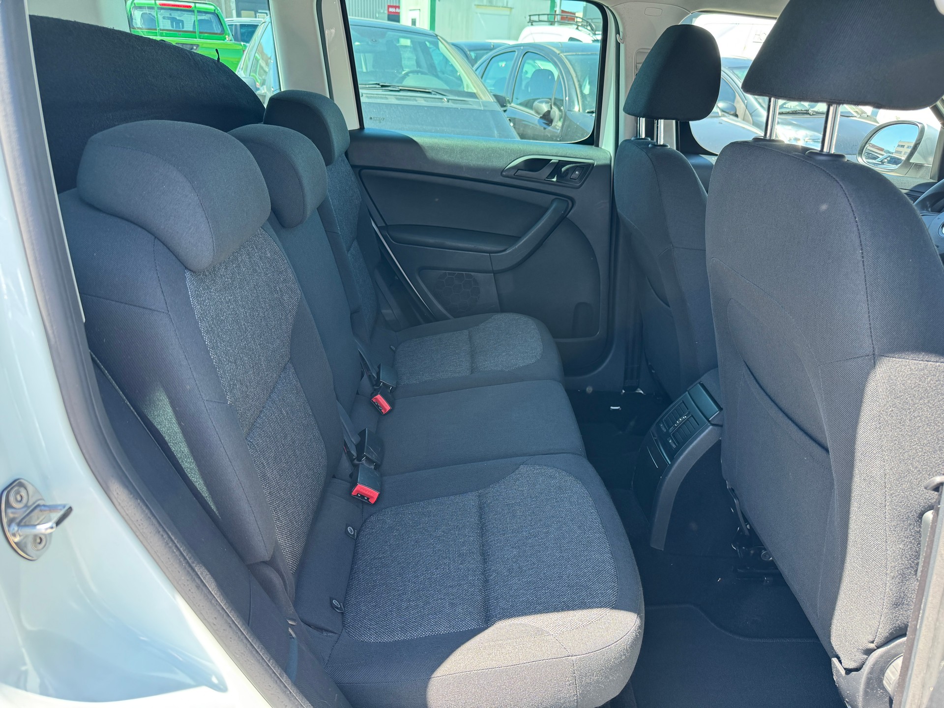 SKODA Yeti 1.8 TSI Active 4x4 DSG-image-10