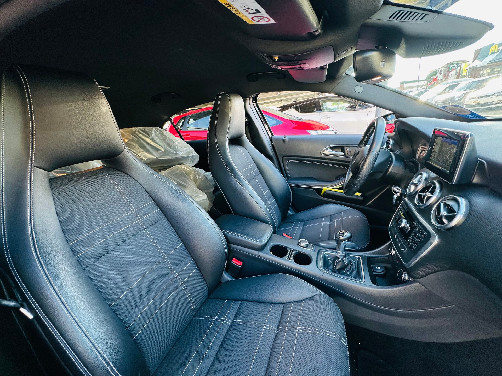 MERCEDES-BENZ A 200 Style-image-10