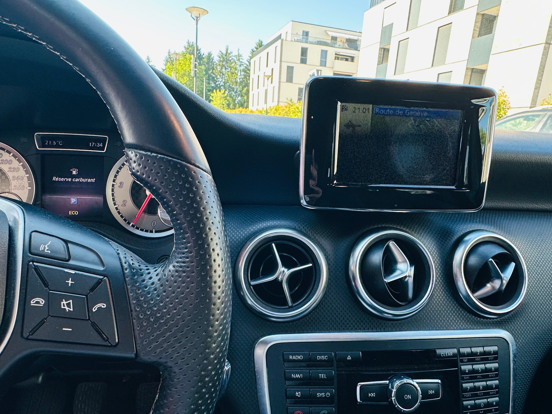 MERCEDES-BENZ A 200 Style-image-12
