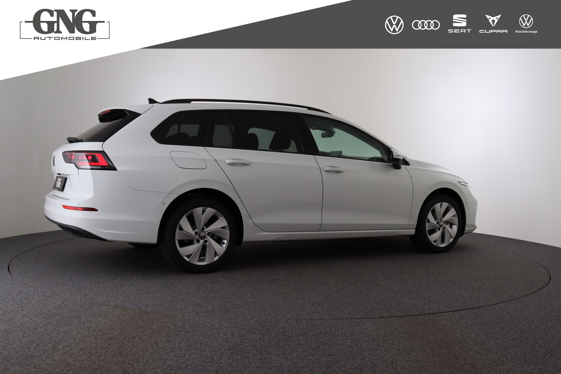 VW Golf Variant 1.5 eTSI mHEV Life DSG-image-7