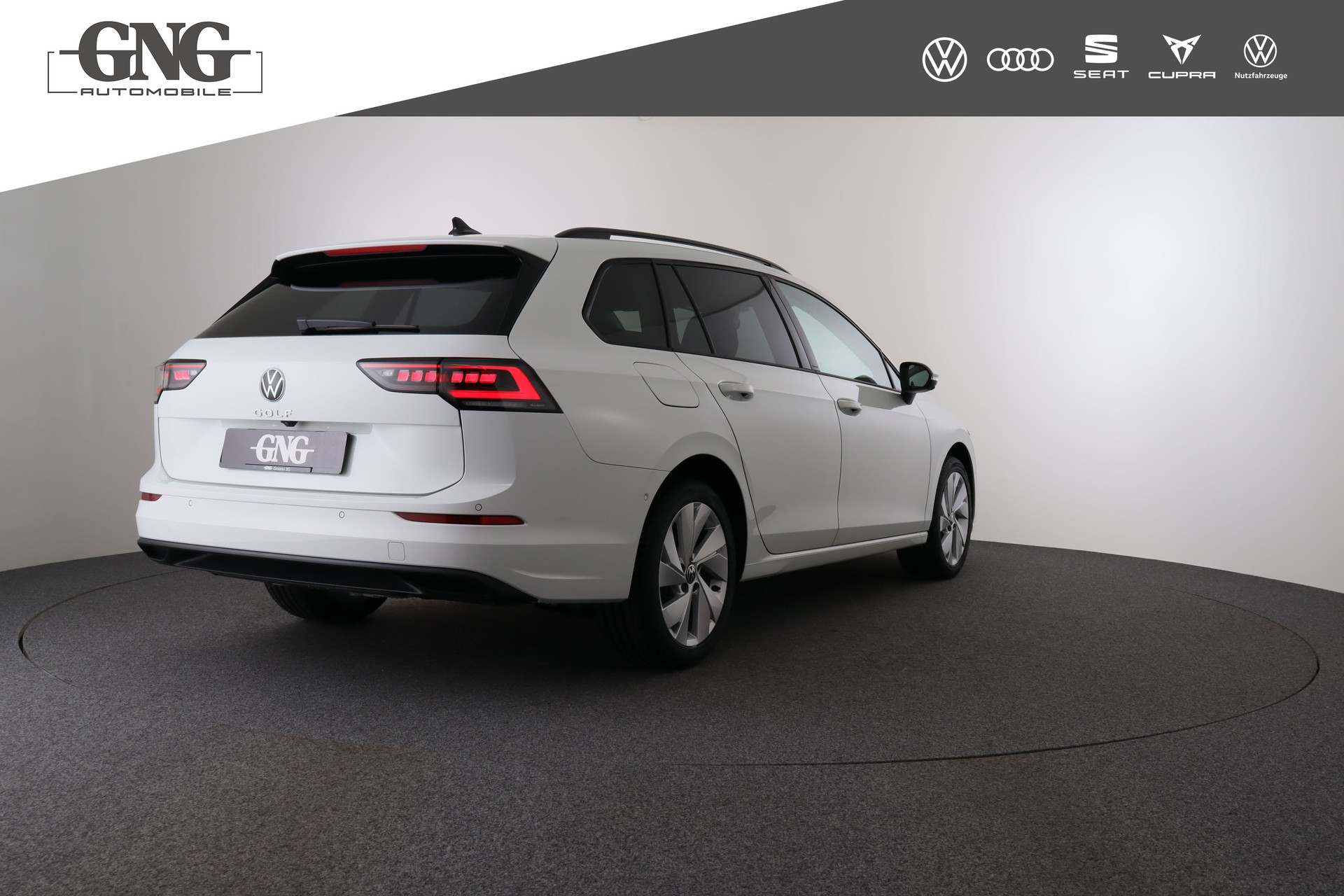 VW Golf Variant 1.5 eTSI mHEV Life DSG-image-6