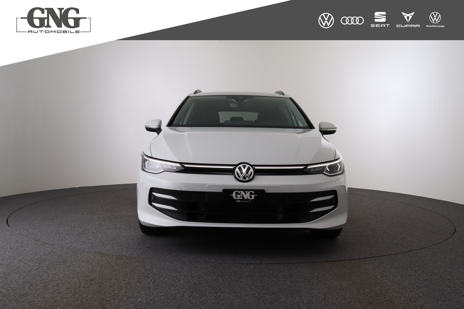 VW Golf Variant 1.5 eTSI mHEV Life DSG-image-11