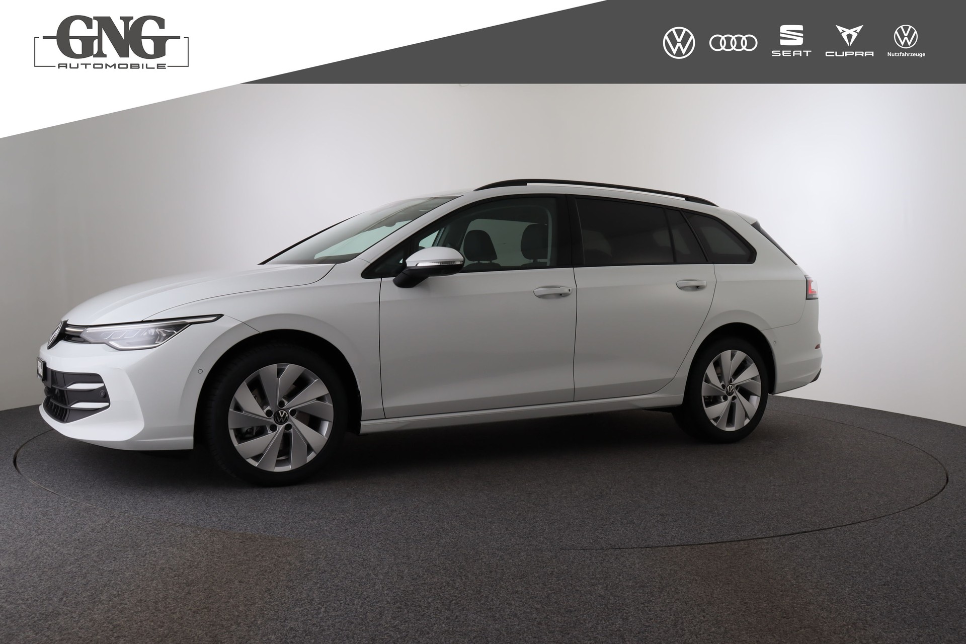 VW Golf Variant 1.5 eTSI mHEV Life DSG-image-1