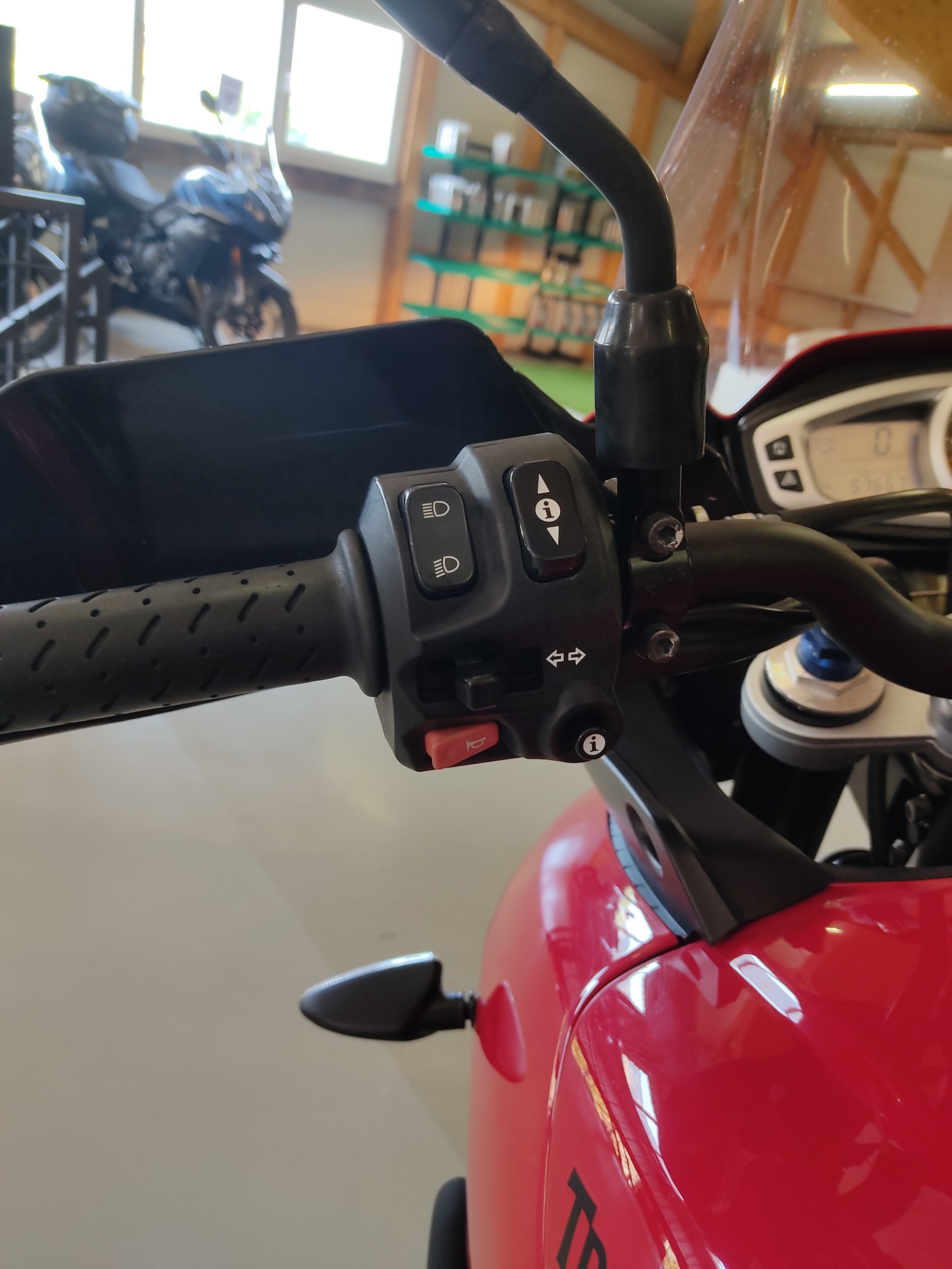 TRIUMPH Tiger Sport 1050 ABS-image-6