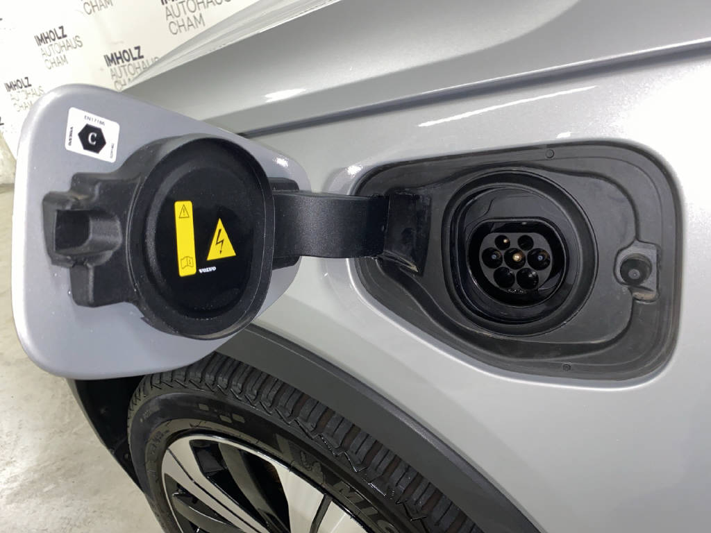 VOLVO XC40 1.5 T5 PiH Ultimate Dark-image-17