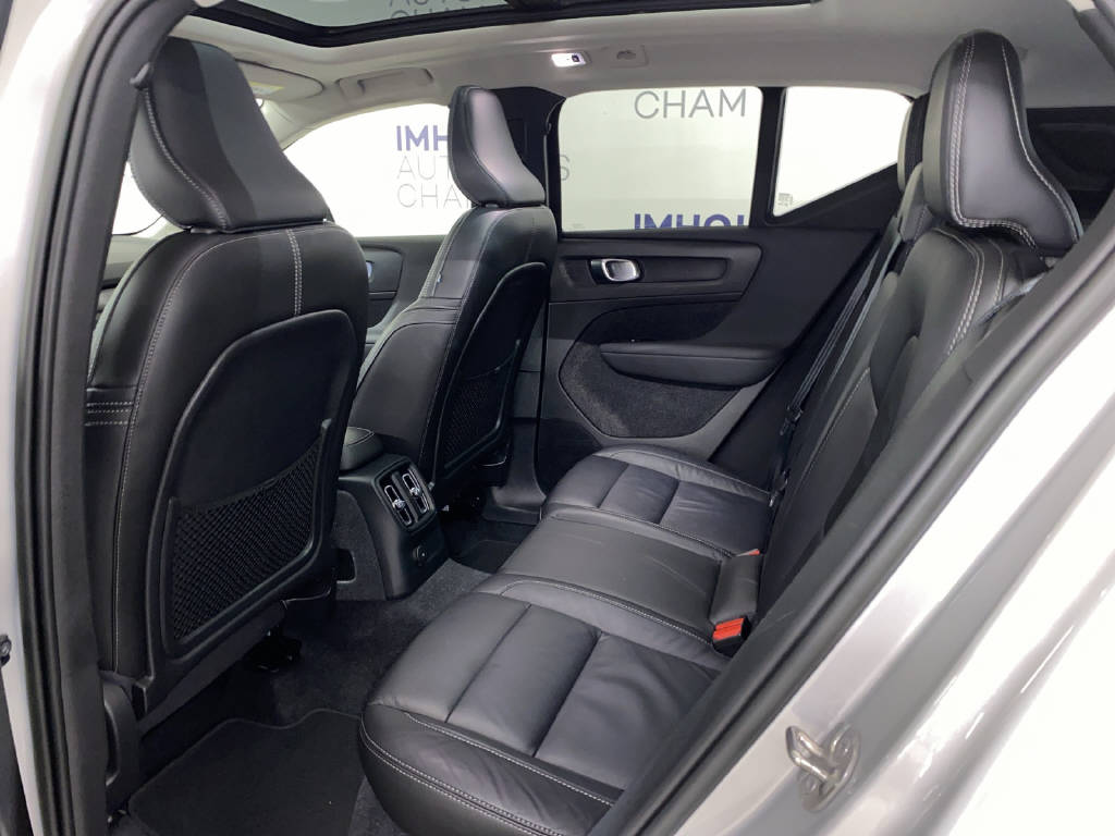 VOLVO XC40 1.5 T5 PiH Ultimate Dark-image-16