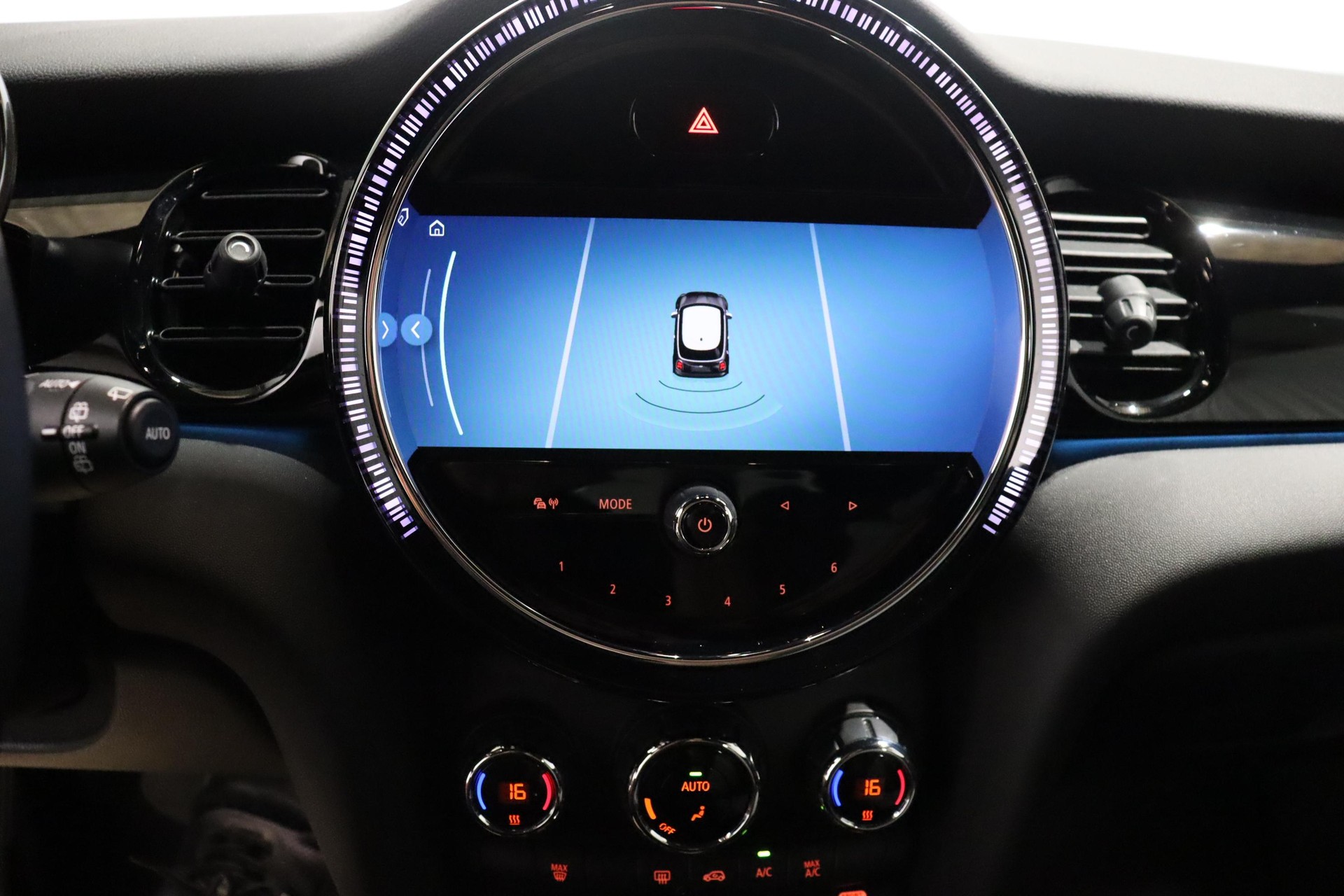 MINI F56 1.5i Cooper-image-13
