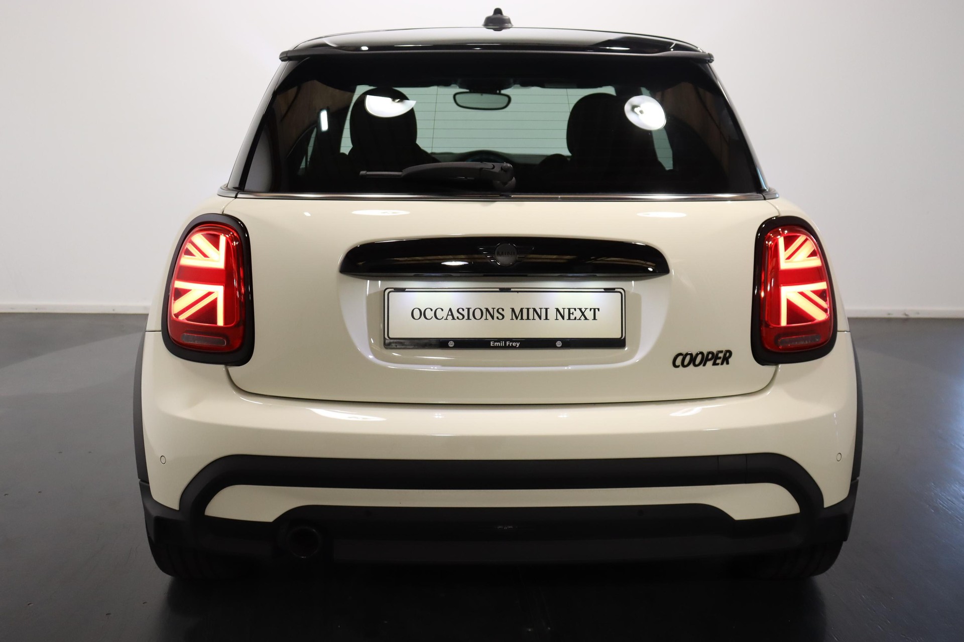 MINI F56 1.5i Cooper-showroom-element-2