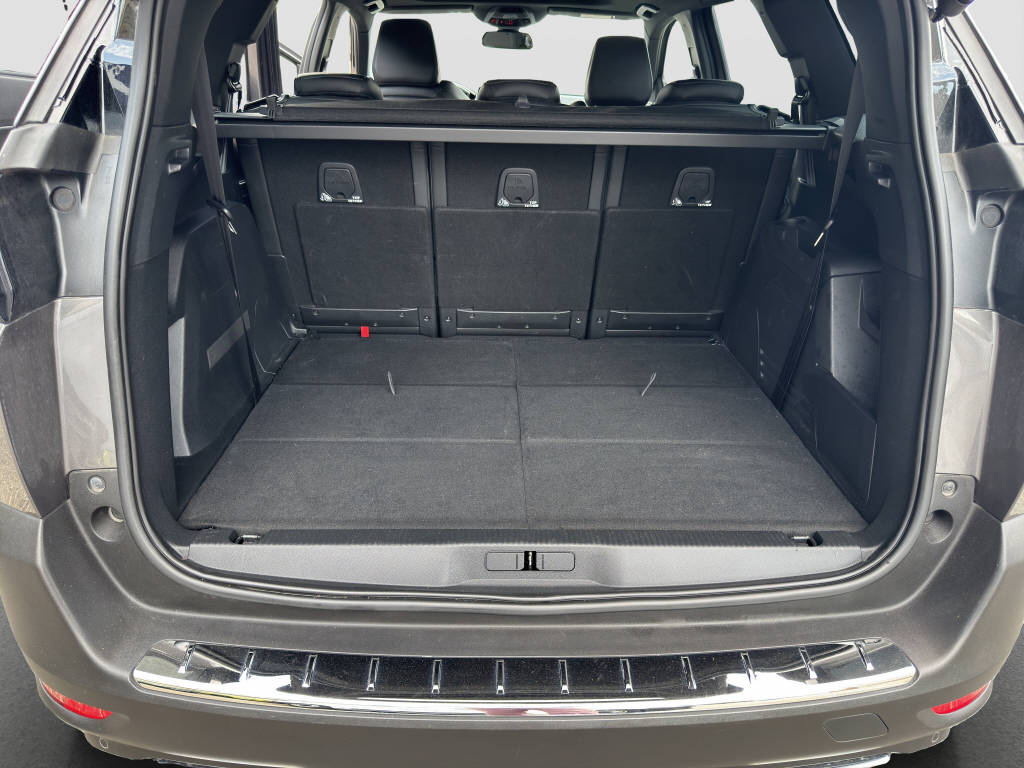 PEUGEOT 5008 1.5 BlueHDi GT Line-image-13