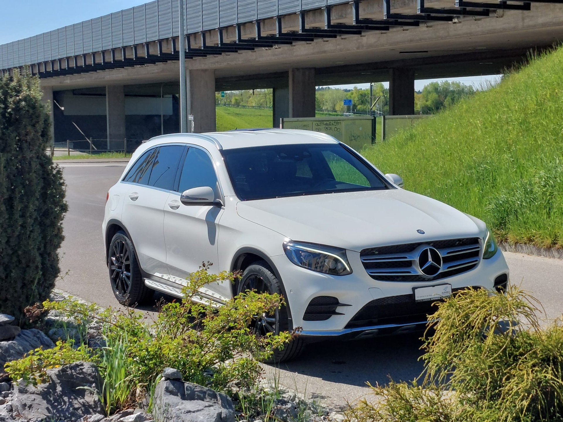 MERCEDES-BENZ GLC 250 d AMG Line 4Matic 9G-Tronic-image-2