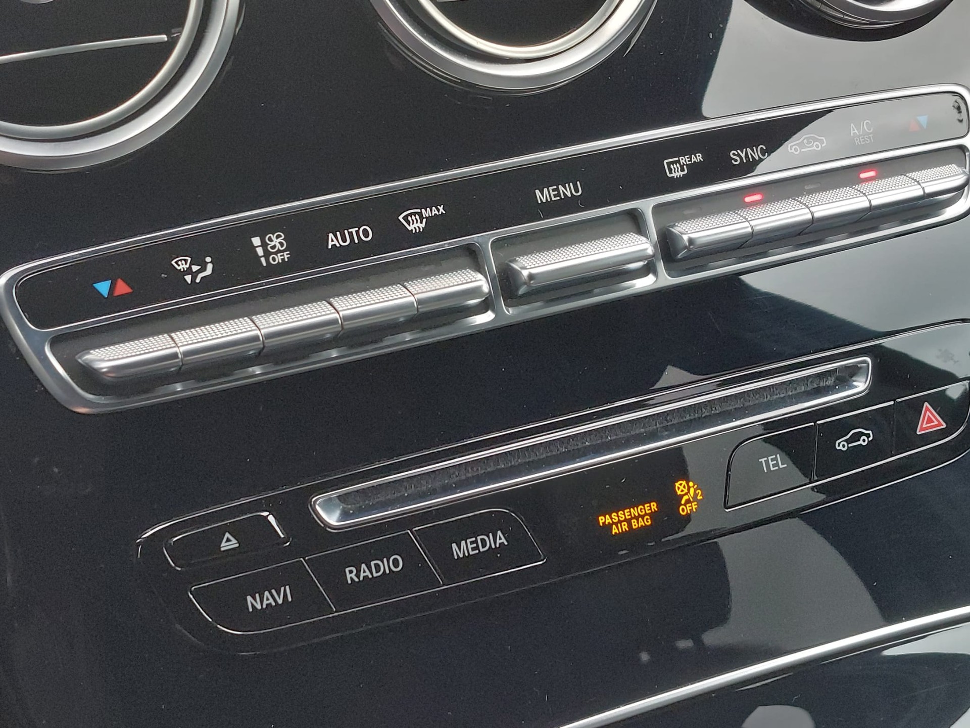 MERCEDES-BENZ GLC 250 d AMG Line 4Matic 9G-Tronic-image-12