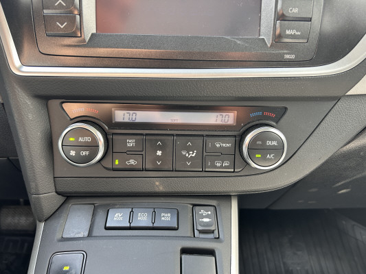 TOYOTA Auris 1.8 VVT-i HSD Sol-image-9