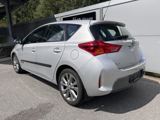 TOYOTA Auris 1.8 VVT-i HSD Sol-image-3