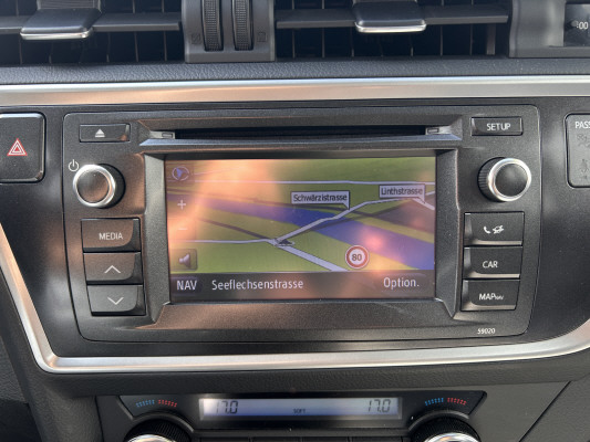 TOYOTA Auris 1.8 VVT-i HSD Sol-image-10