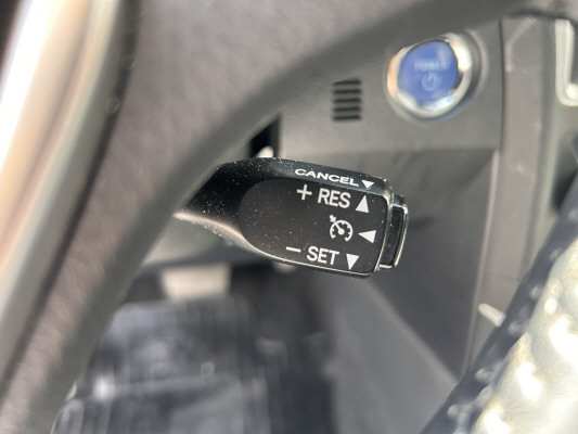 TOYOTA Auris 1.8 VVT-i HSD Sol-image-14