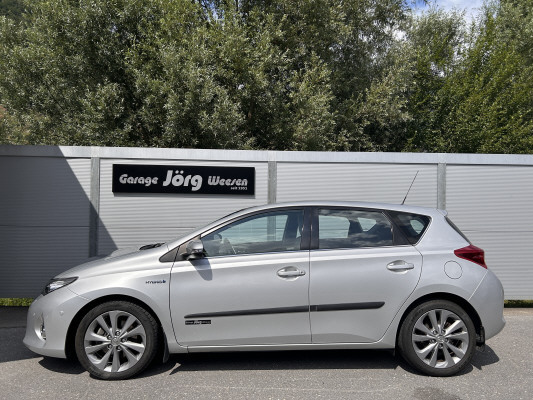 TOYOTA Auris 1.8 VVT-i HSD Sol-image-2