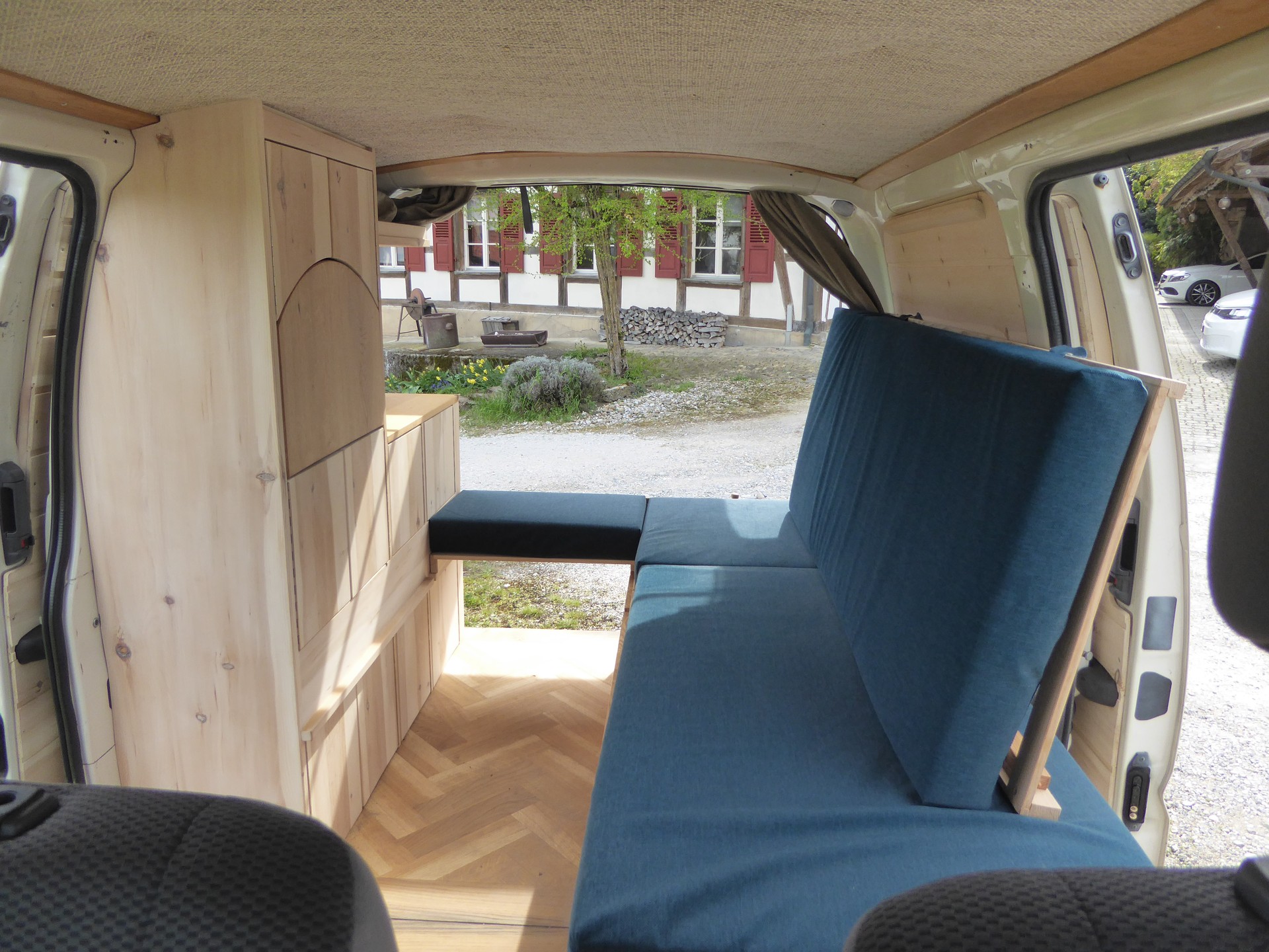 TOYOTA SWB 2.5 D-4D 4x4 Camper-image-10