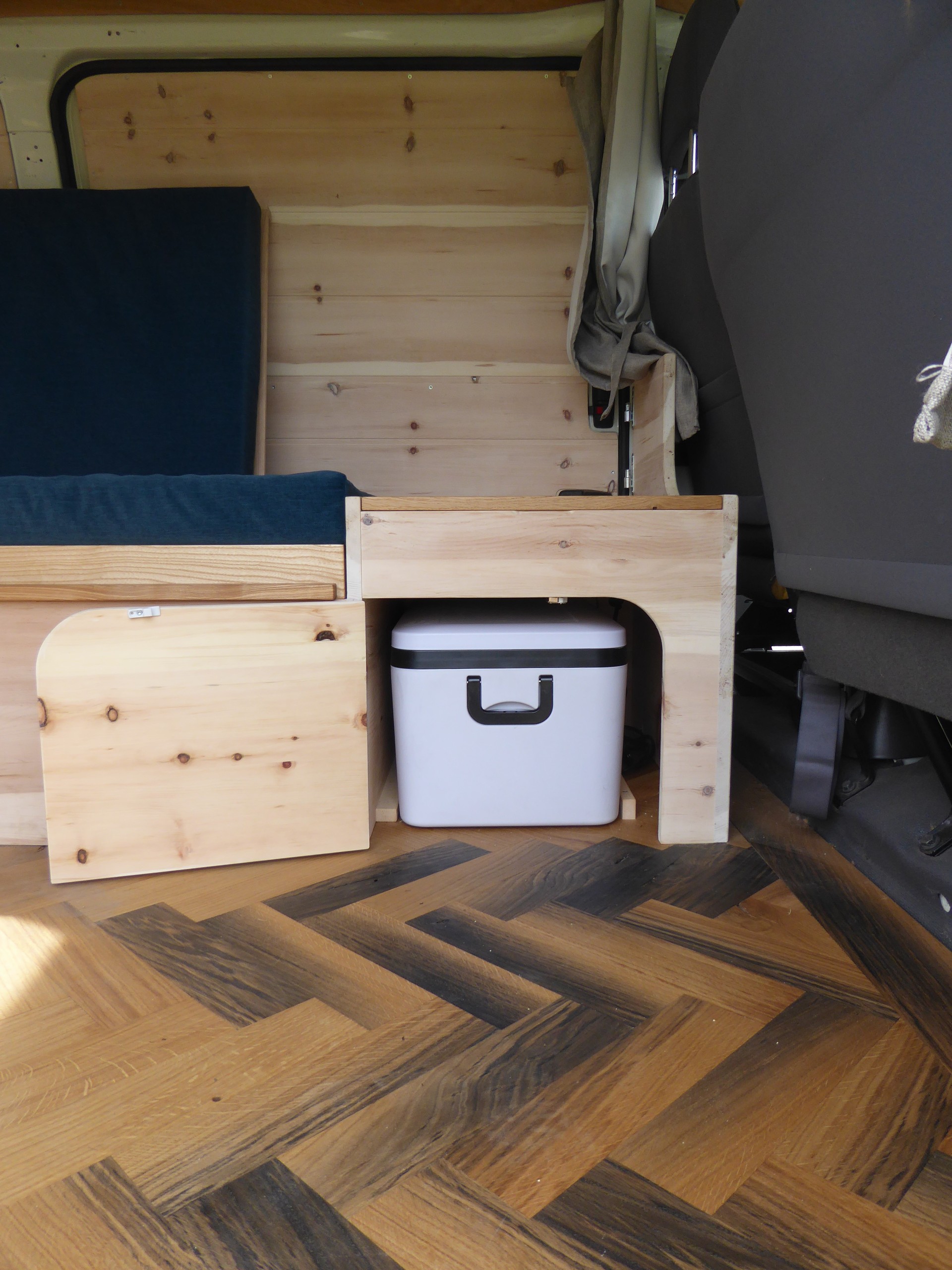 TOYOTA SWB 2.5 D-4D 4x4 Camper-image-8