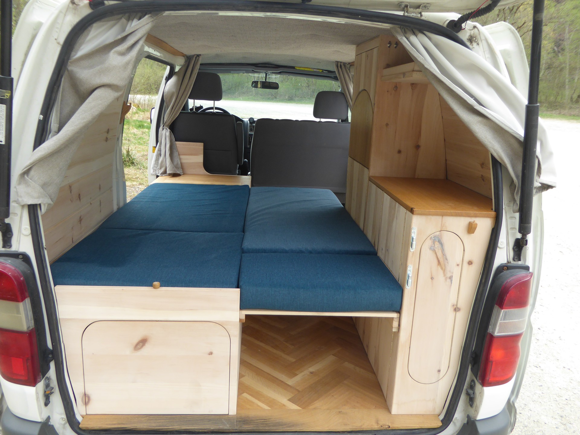 TOYOTA SWB 2.5 D-4D 4x4 Camper-image-15