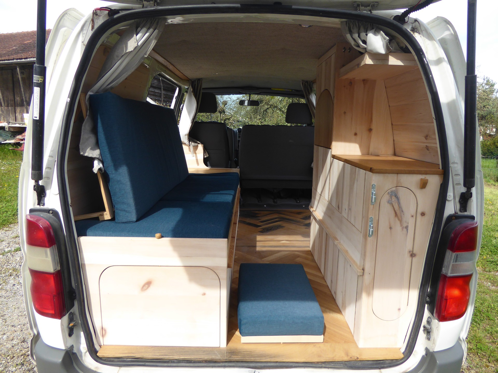 TOYOTA SWB 2.5 D-4D 4x4 Camper-image-3