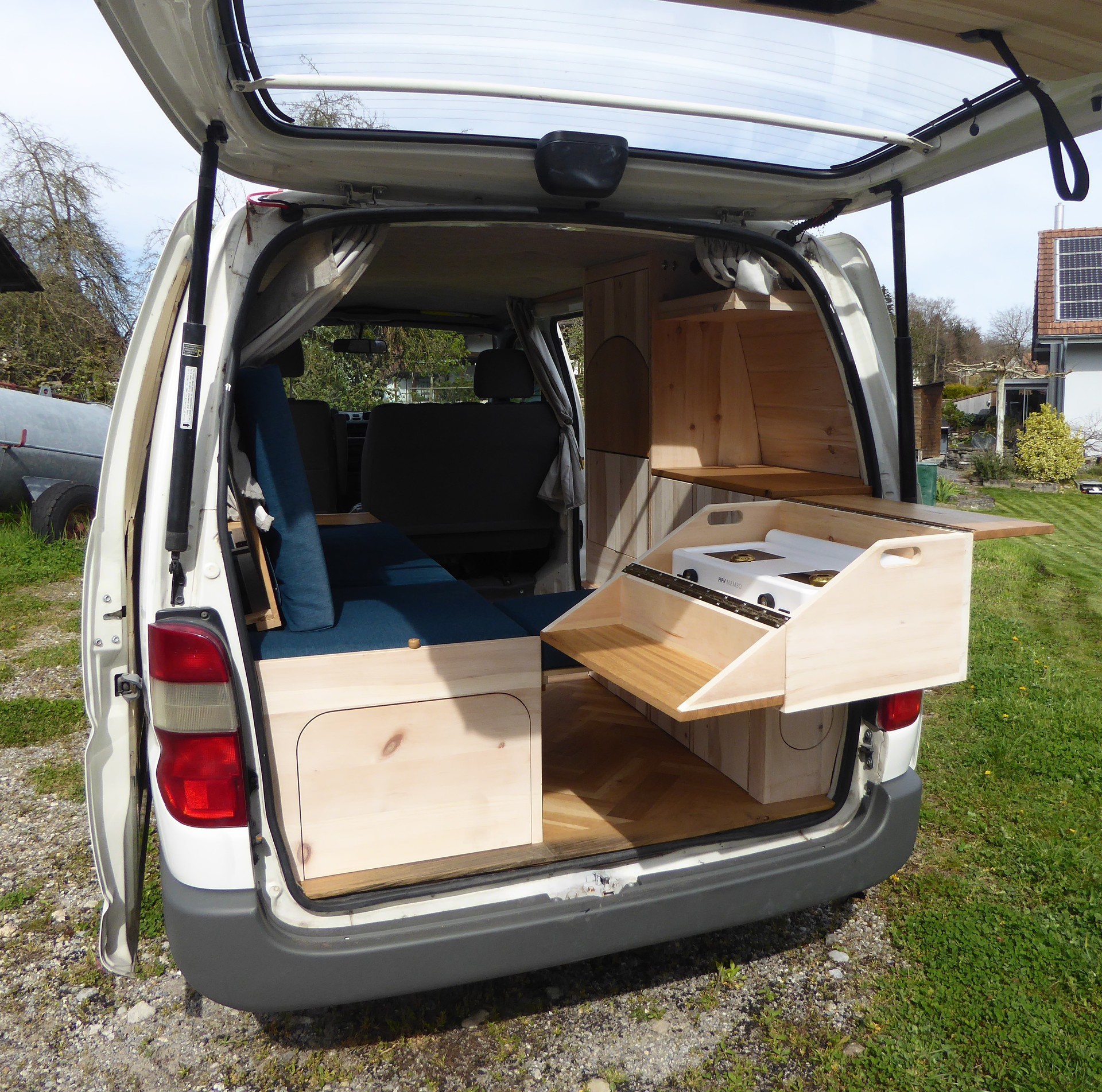 TOYOTA SWB 2.5 D-4D 4x4 Camper-image-7