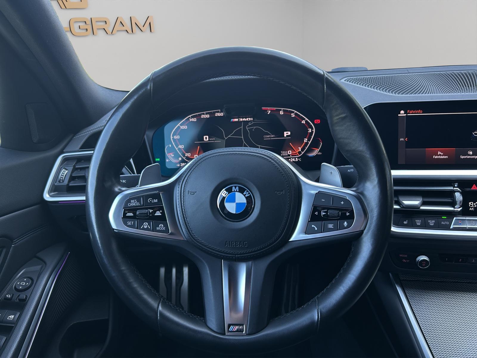 BMW M340i xDrive Steptronic-image-17