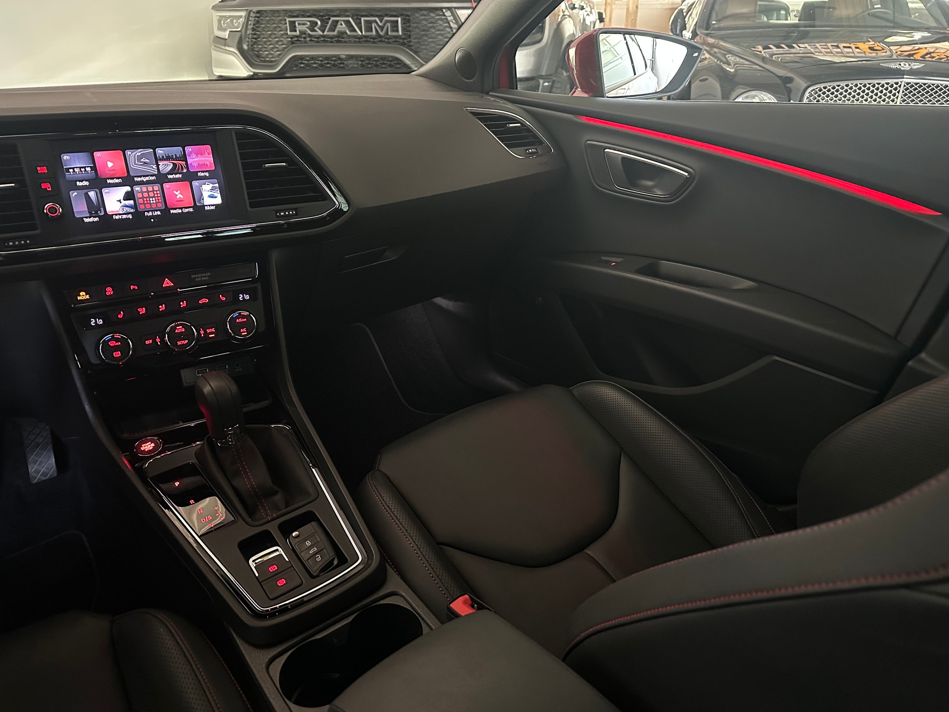 SEAT Leon 2.0 TSI FR DSG-image-7