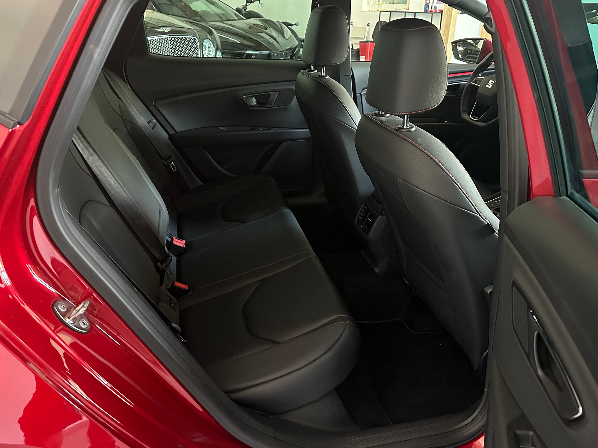 SEAT Leon 2.0 TSI FR DSG-image-4
