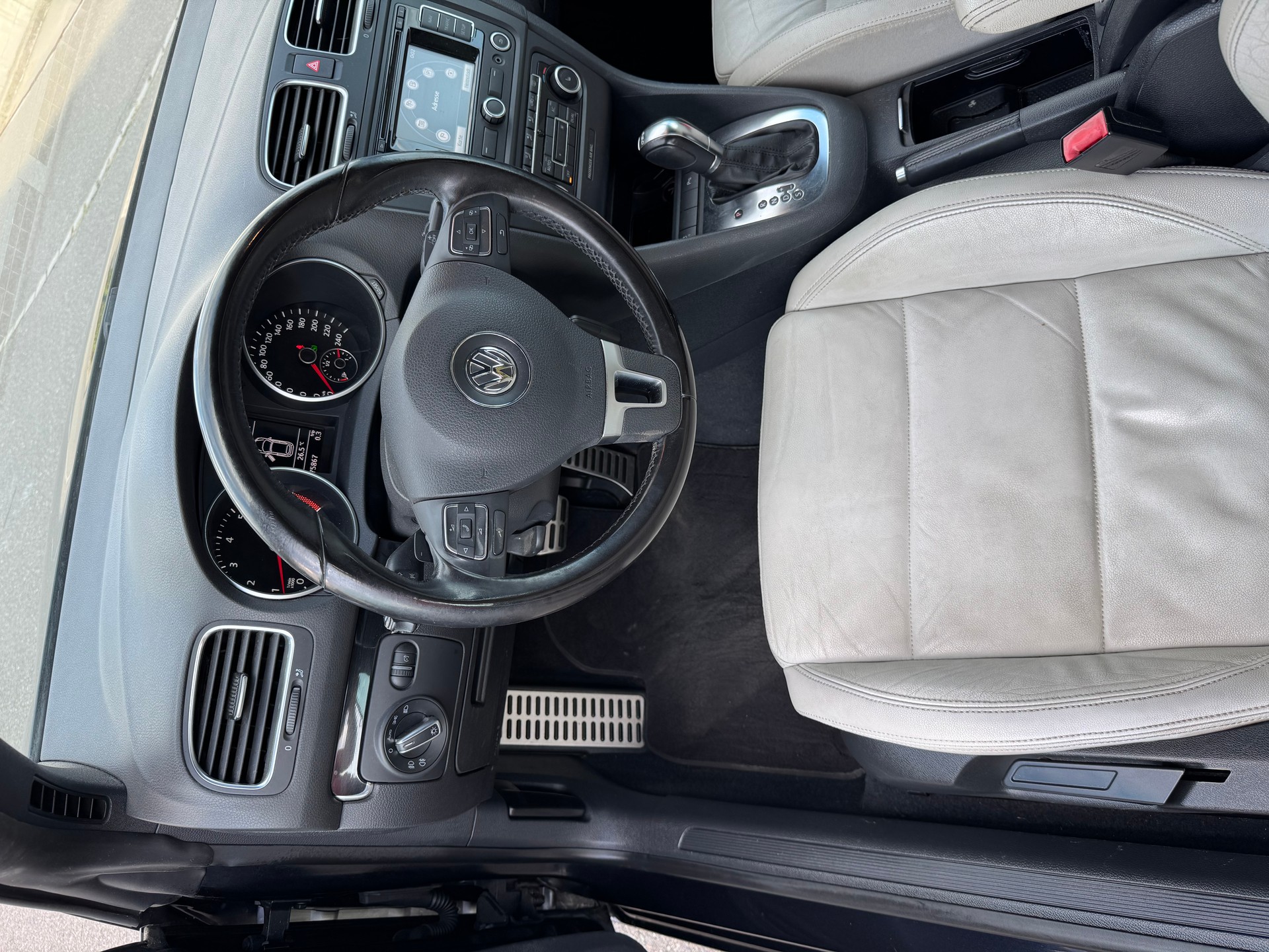 VW Golf Cabrio 1.4 TSI DSG-image-13