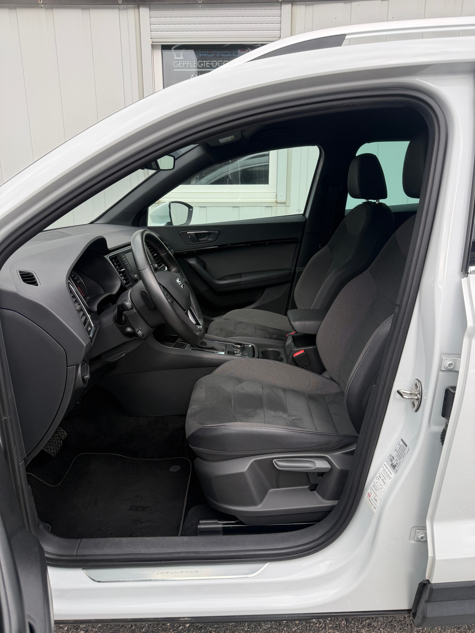 SEAT Ateca 2.0 TDI CR Xcellence 4Drive DSG *1.HAND*-image-11