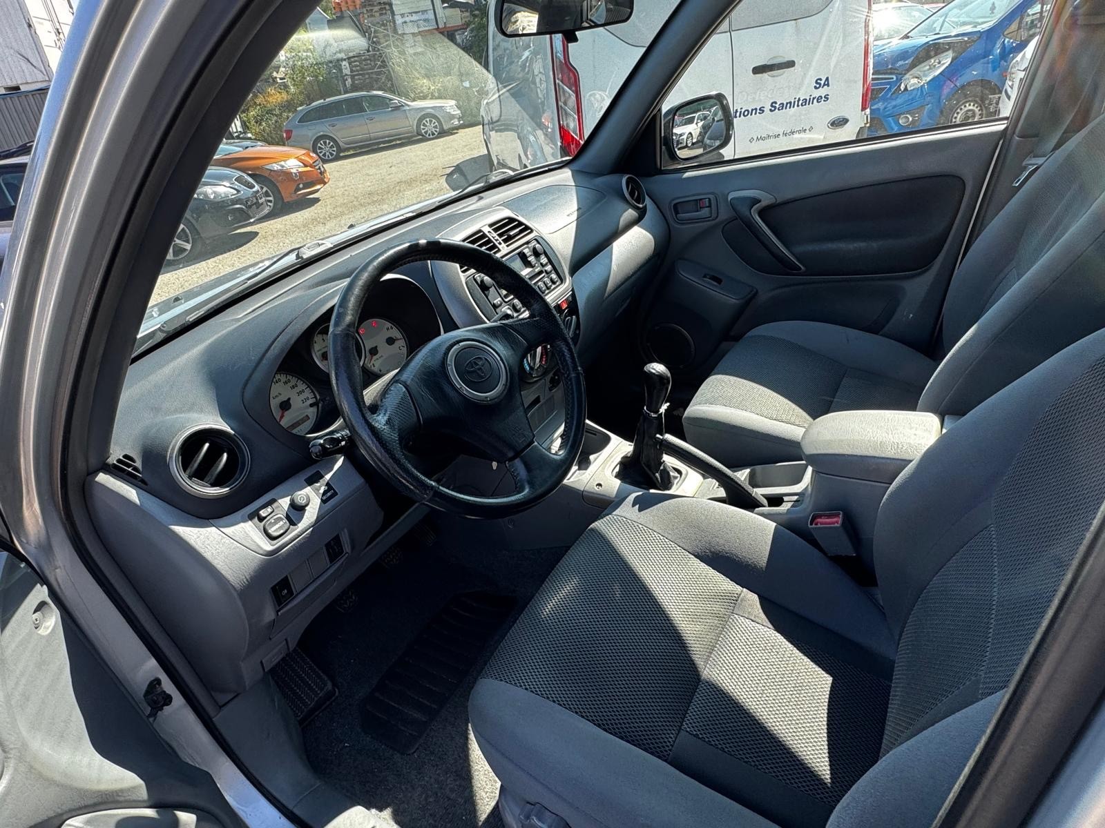 TOYOTA RAV-4 2.0 16V Linea Terra-image-6