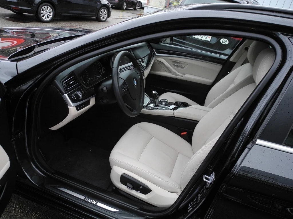 BMW 520d Touring xDrive Steptronic ** Voll-Leder Ausstattung ** G.Navi mit RF-kamera ** Frisch ab MFK **-image-10
