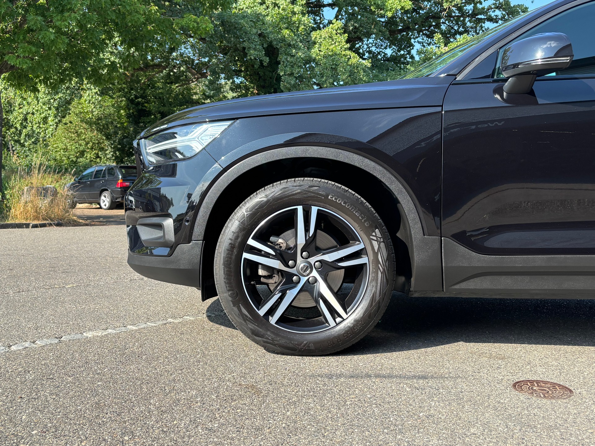 VOLVO XC40 2.0 T5 R-Design AWD-image-1