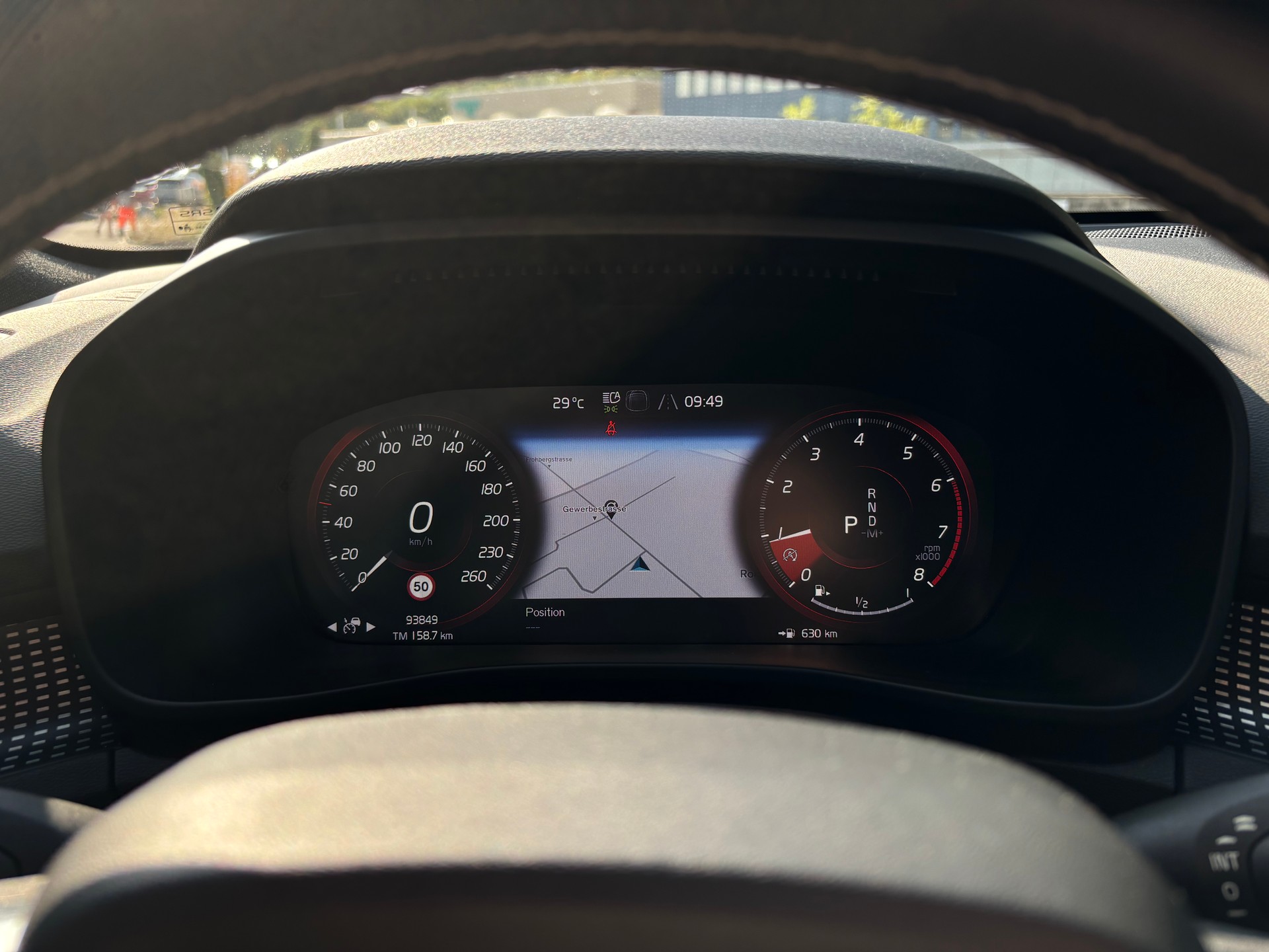 VOLVO XC40 2.0 T5 R-Design AWD-image-19