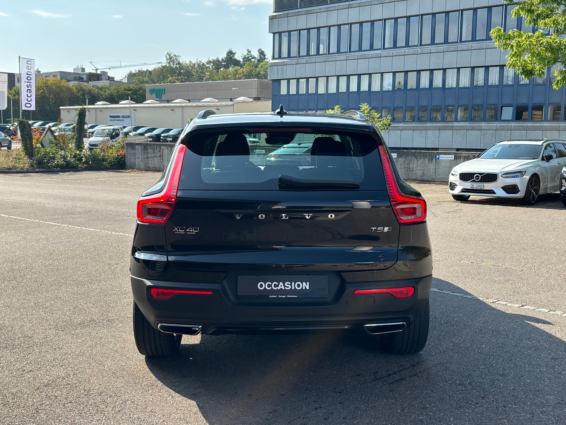 VOLVO XC40 2.0 T5 R-Design AWD-image-9