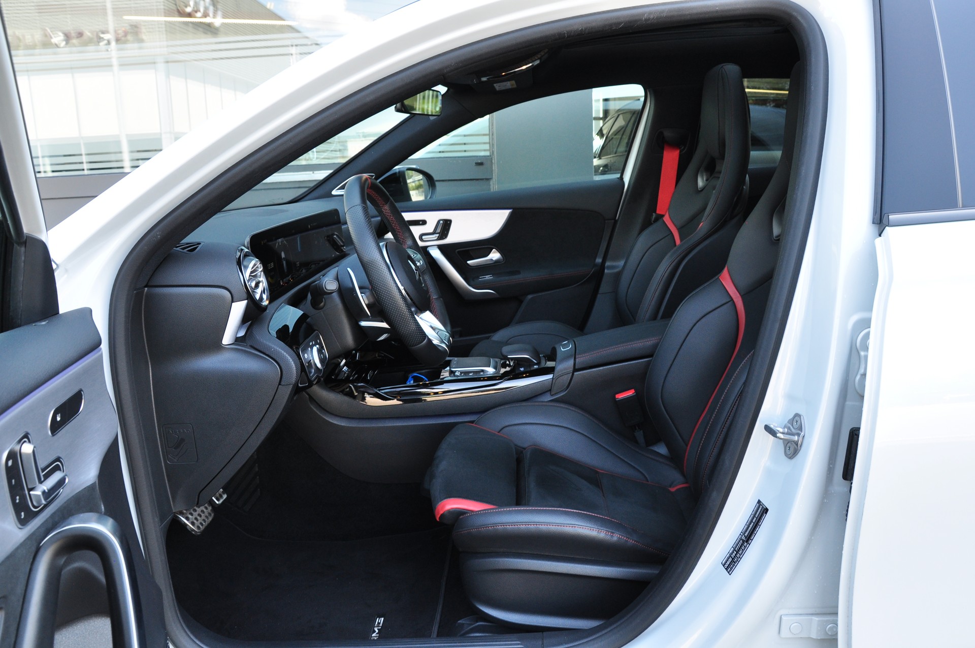 MERCEDES-BENZ A 45 AMG 4Matic+ Speedshift-image-16
