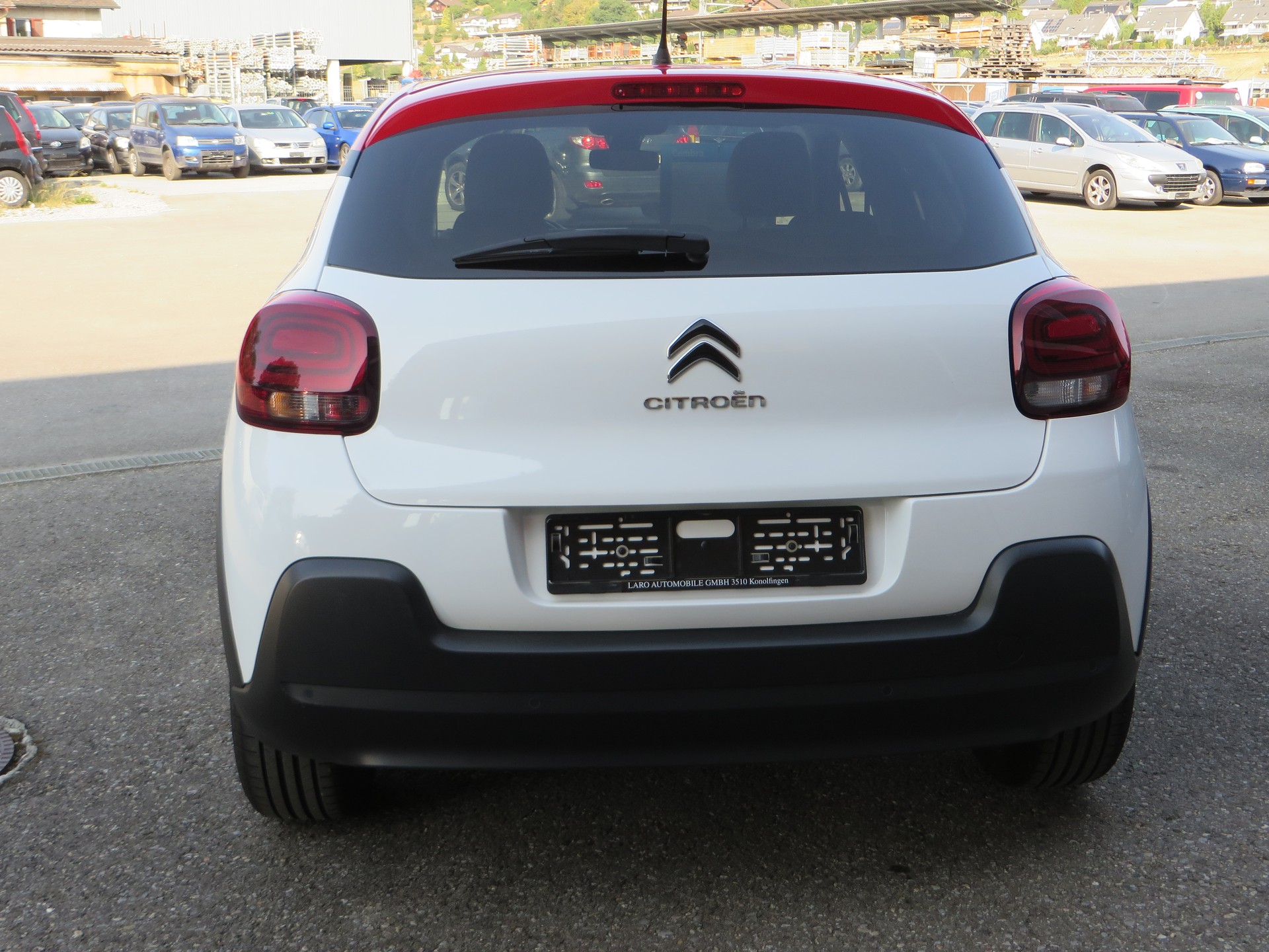 CITROEN C3 1.2i PureTech Swiss Edition EAT6-image-3