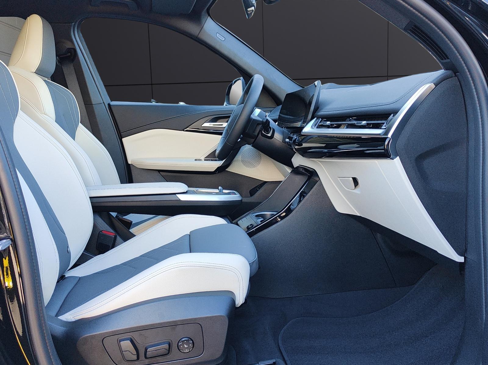 BMW iX1 30 xDrive-image-19