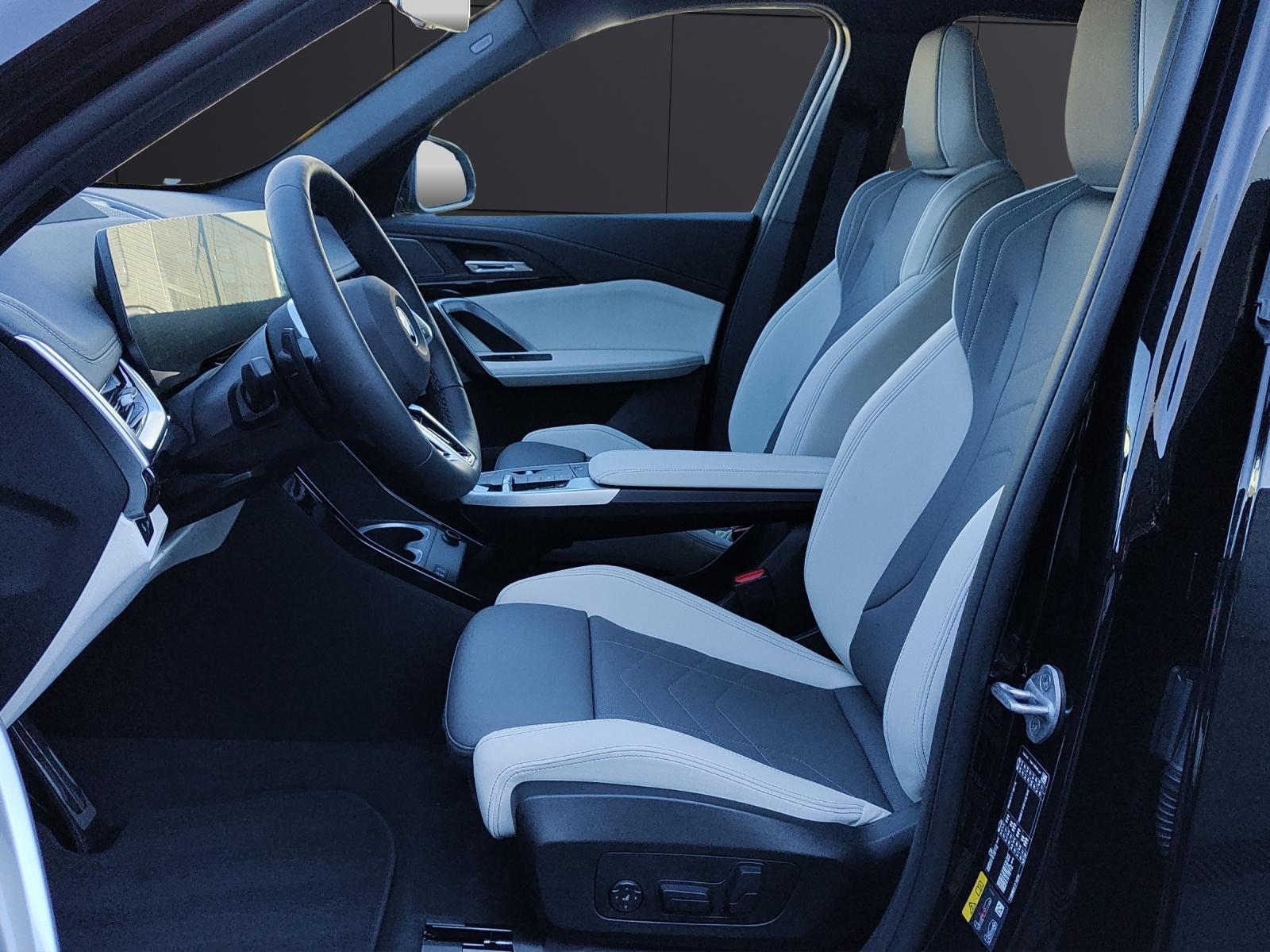 BMW iX1 30 xDrive-image-9
