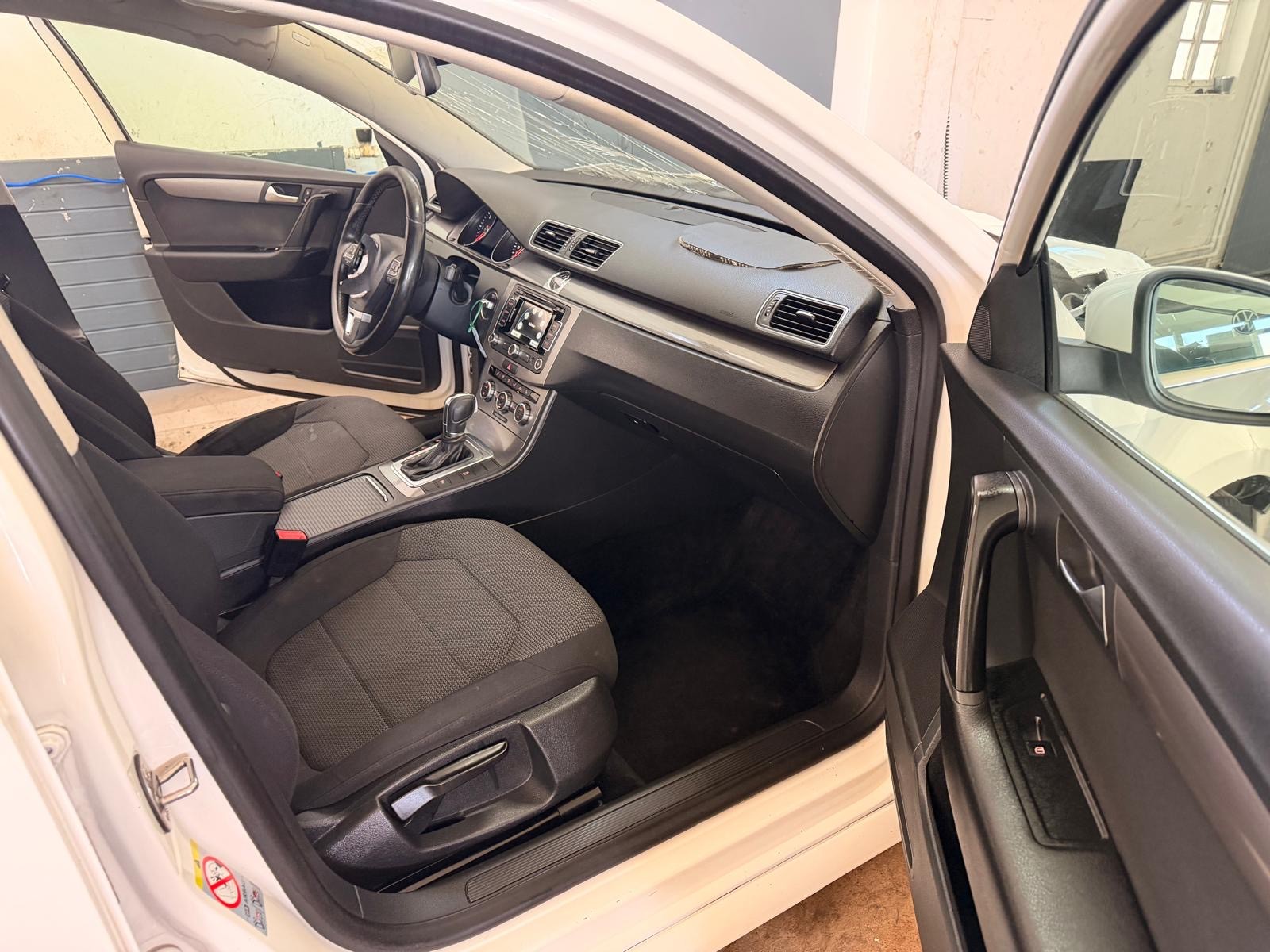 VW Passat Variant 2.0 TDI BMT Highline DSG-image-13