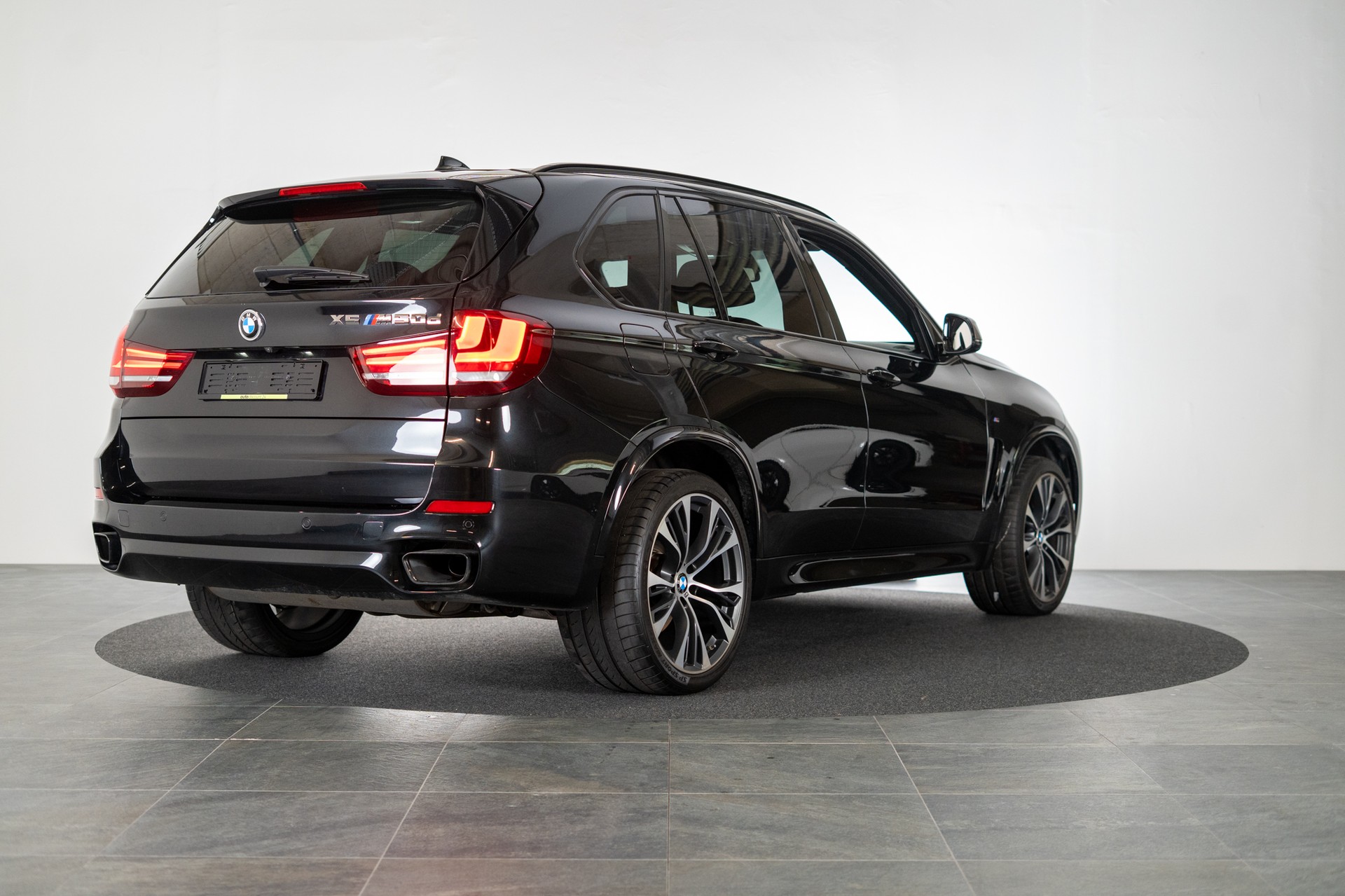 BMW X5 M50d / CH-Fahrzeug / Panorama / Harman/Kardon-image-6