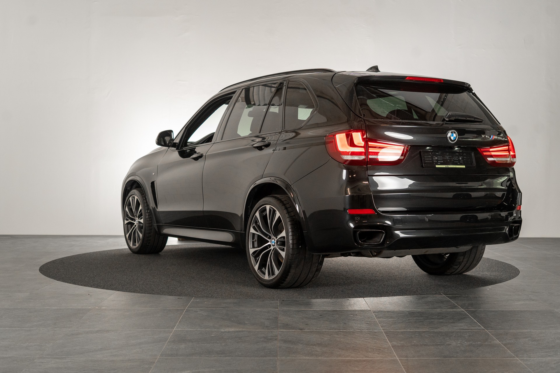 BMW X5 M50d / CH-Fahrzeug / Panorama / Harman/Kardon-image-3