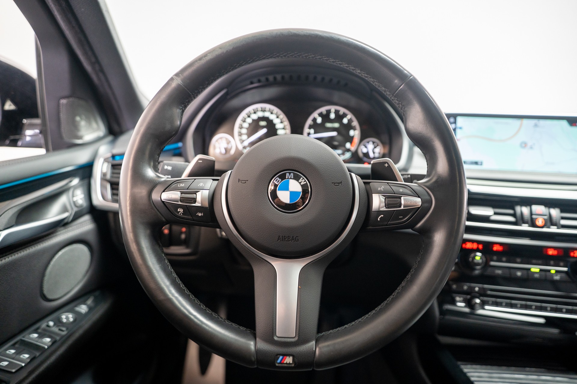 BMW X5 M50d / CH-Fahrzeug / Panorama / Harman/Kardon-image-16