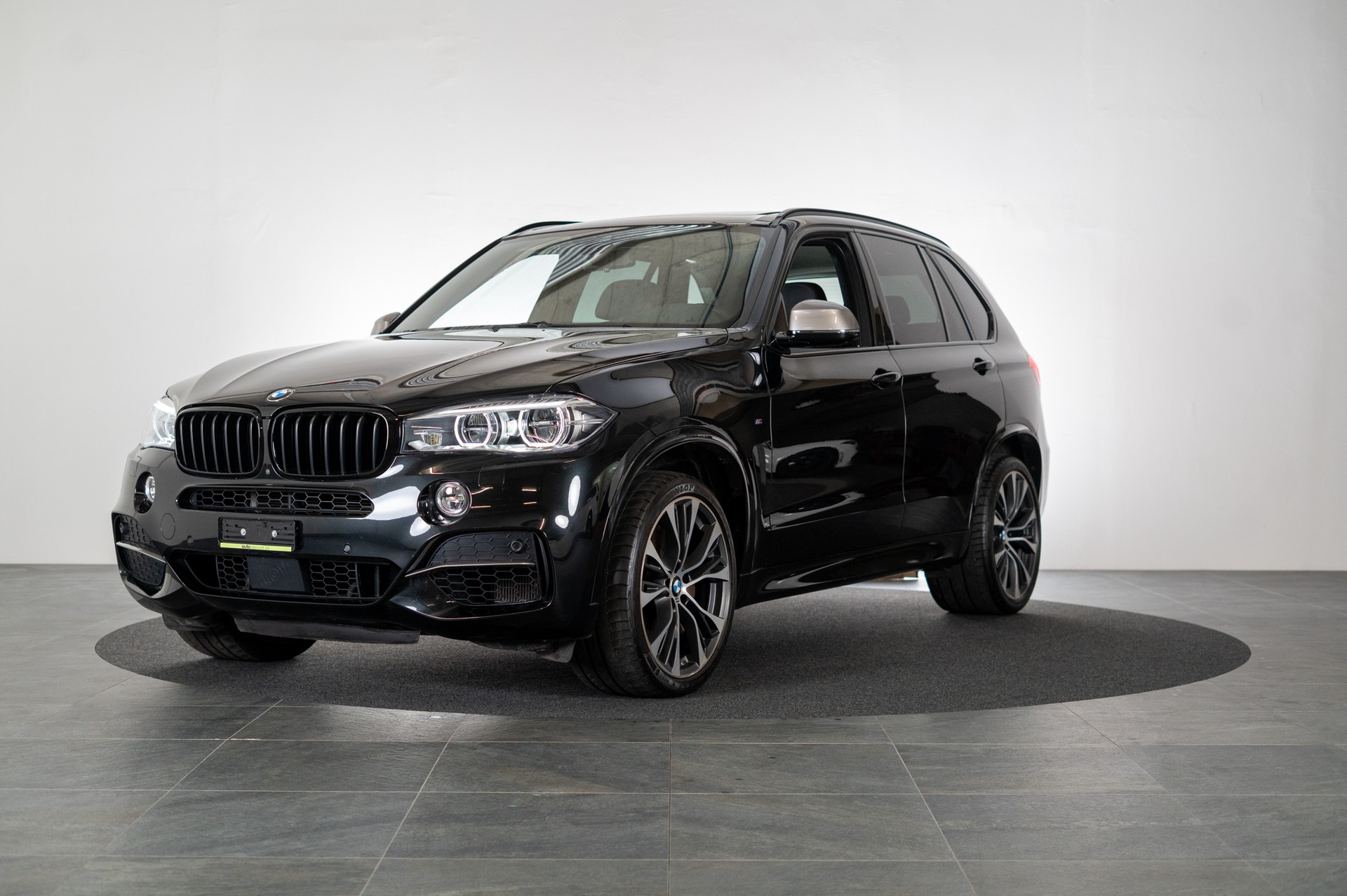 BMW X5 M50d / CH-Fahrzeug / Panorama / Harman/Kardon-image-0